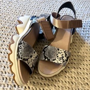 Sorel Women’s Kinetic Sandal Mauve Vapor Snakeskin Size 7